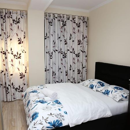Ergi'S Host Apartment Тирана Екстер'єр фото