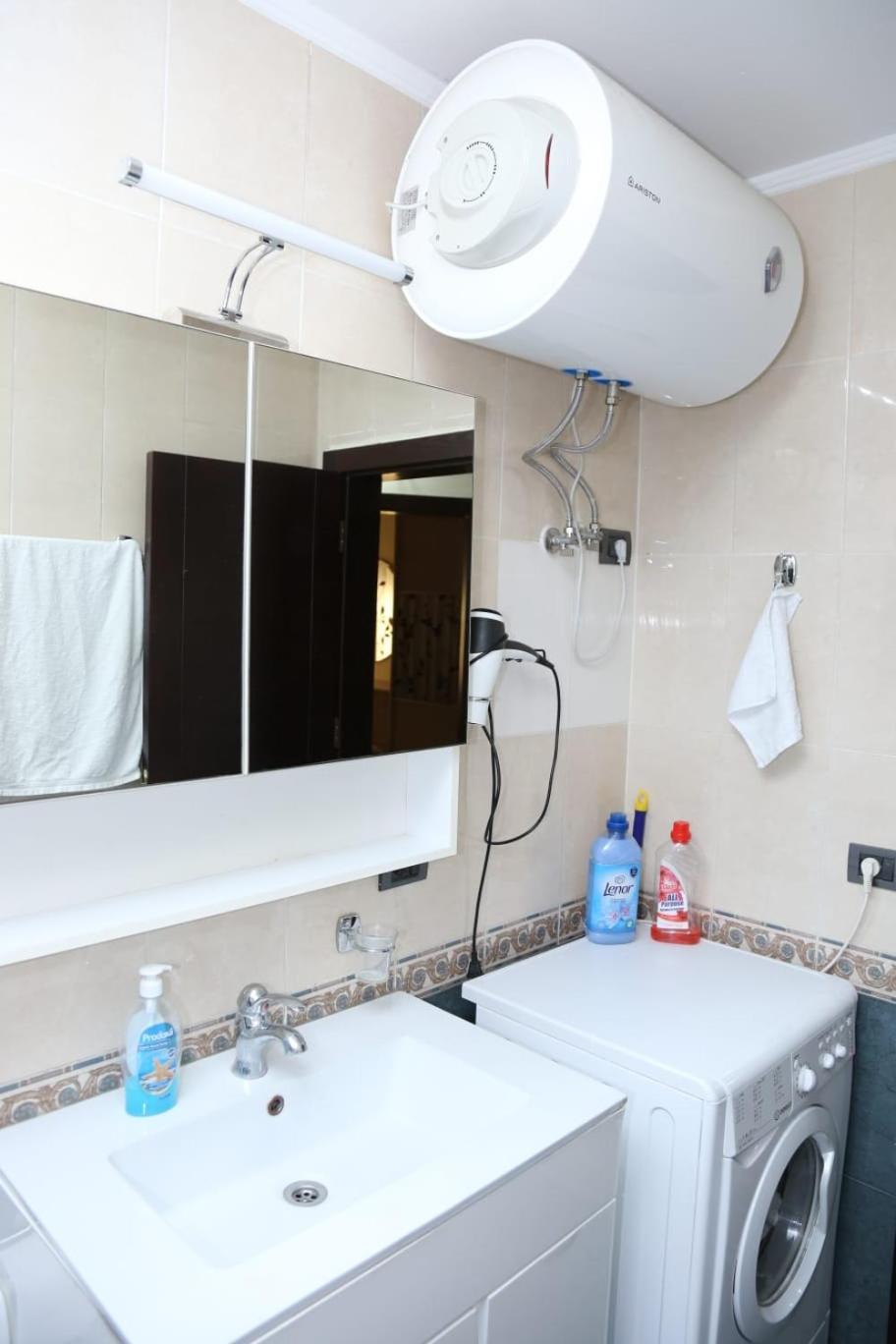 Ergi'S Host Apartment Тирана Екстер'єр фото