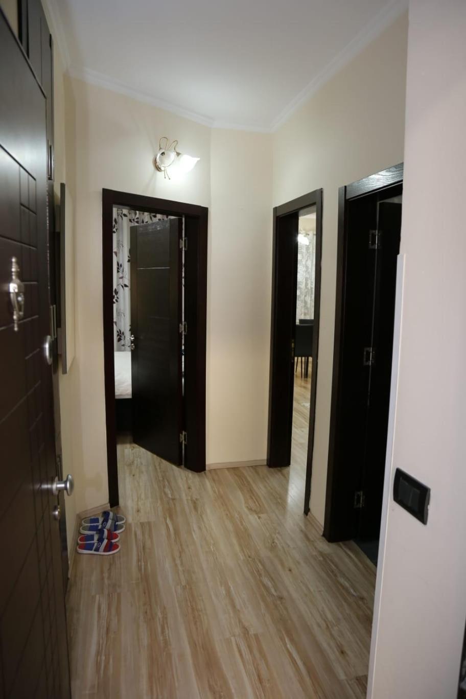 Ergi'S Host Apartment Тирана Екстер'єр фото