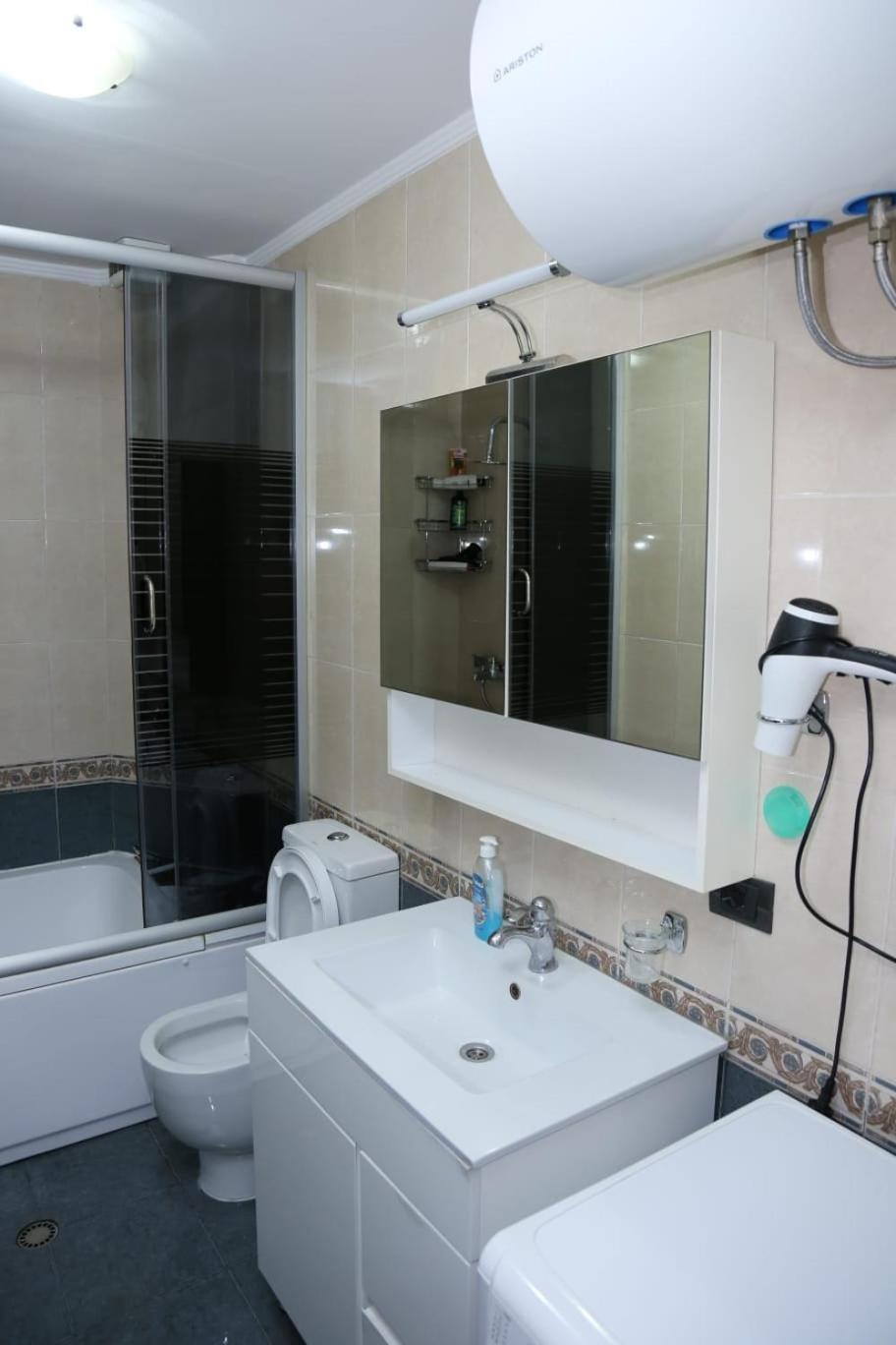 Ergi'S Host Apartment Тирана Екстер'єр фото